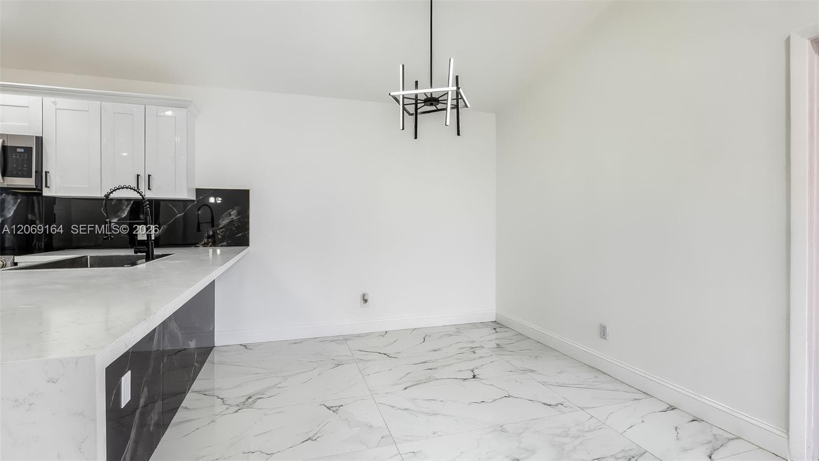 2421 SW 84th Ter, Miramar, FL 33025 photo 2