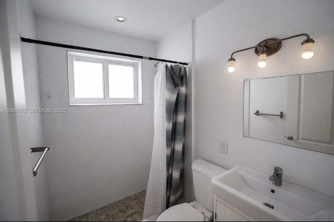 552 NE 61st St # 6, Miami, FL 33137 photo 5