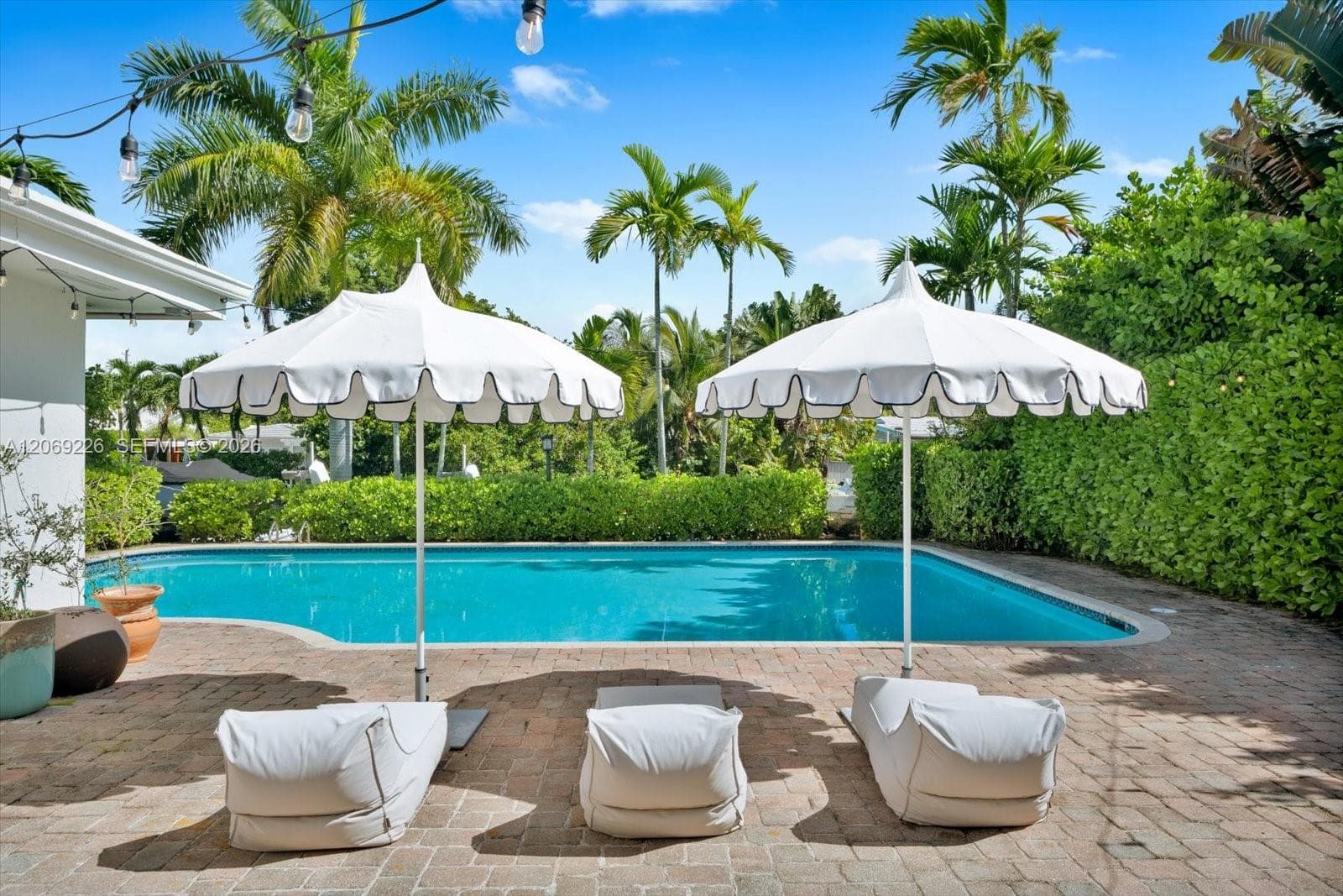 1777 Daytonia Rd, Miami Beach, FL 33141 photo 2