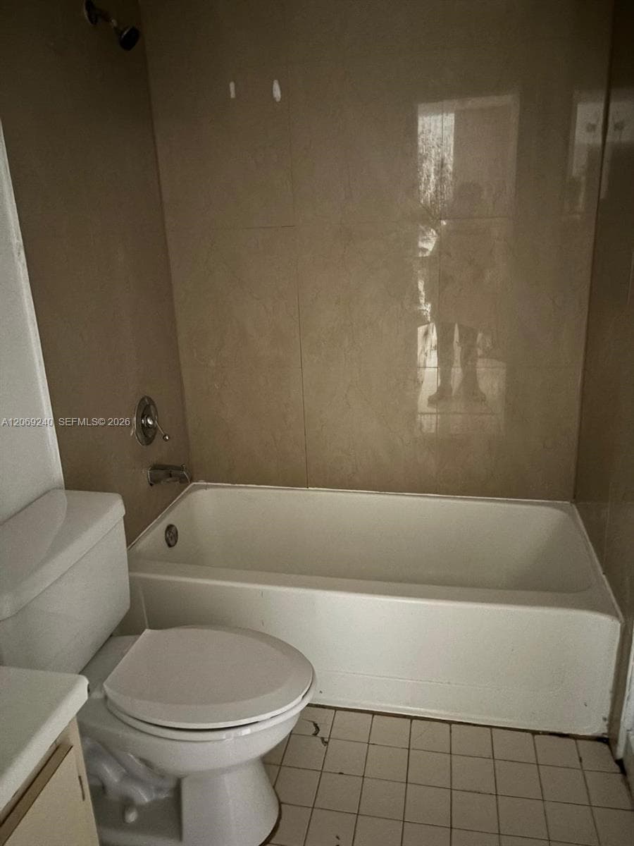 7200 NW 179th St # 310, Hialeah, FL 33015 photo 5