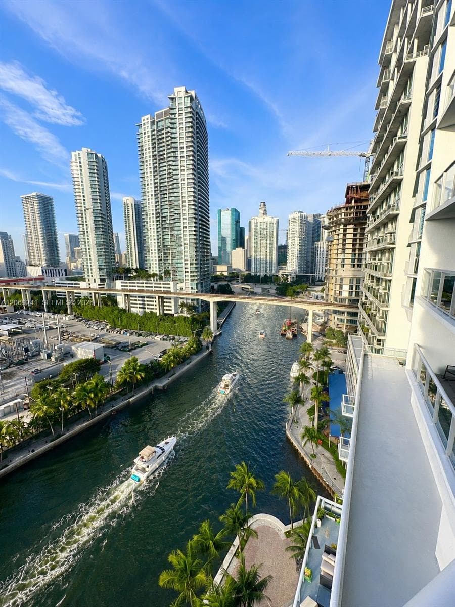 185 SW 7th St # 1505, Miami, FL 33130 photo 5