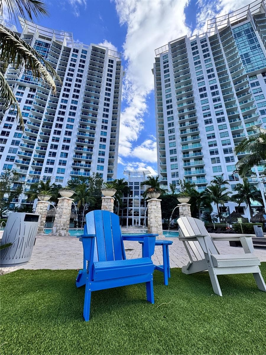 2681 N Flamingo Rd # 2705S, Sunrise, FL 33323