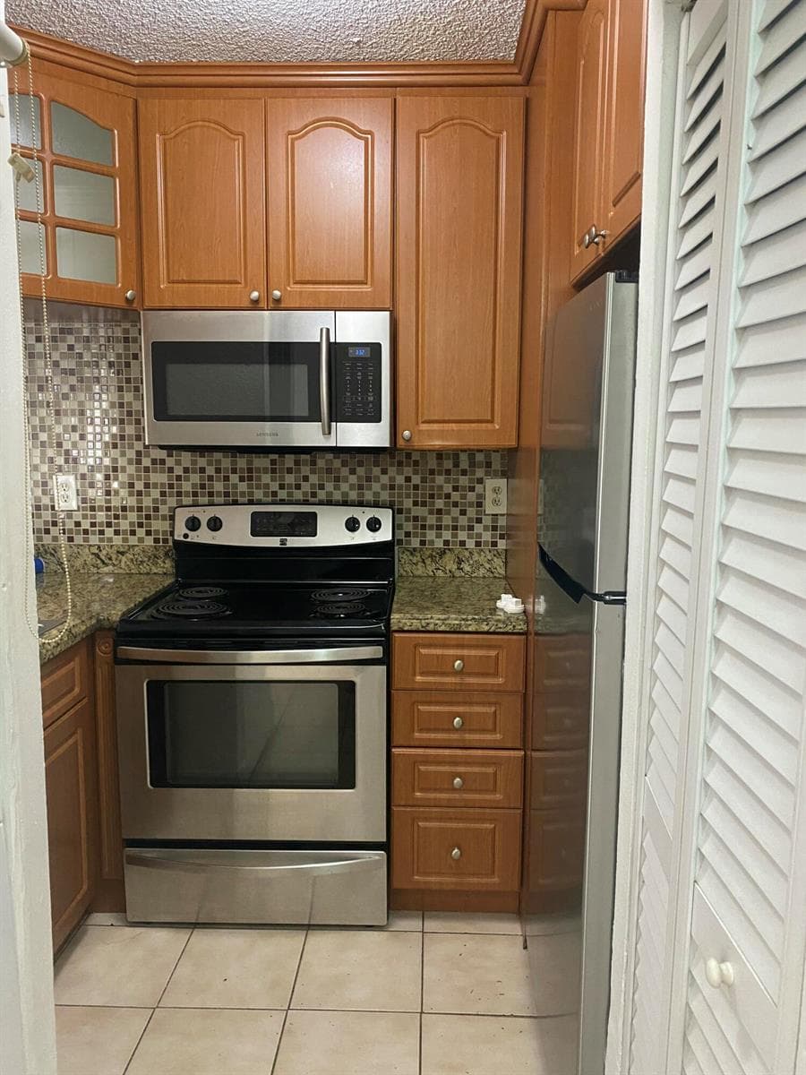 8185 NW 7TH Street # 103, Miami, FL 33126 photo 4