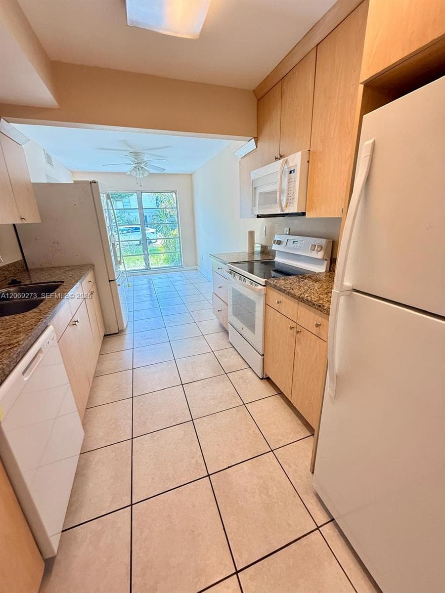 3301 Raleigh St # 4D, Hollywood, FL 33021 photo 3
