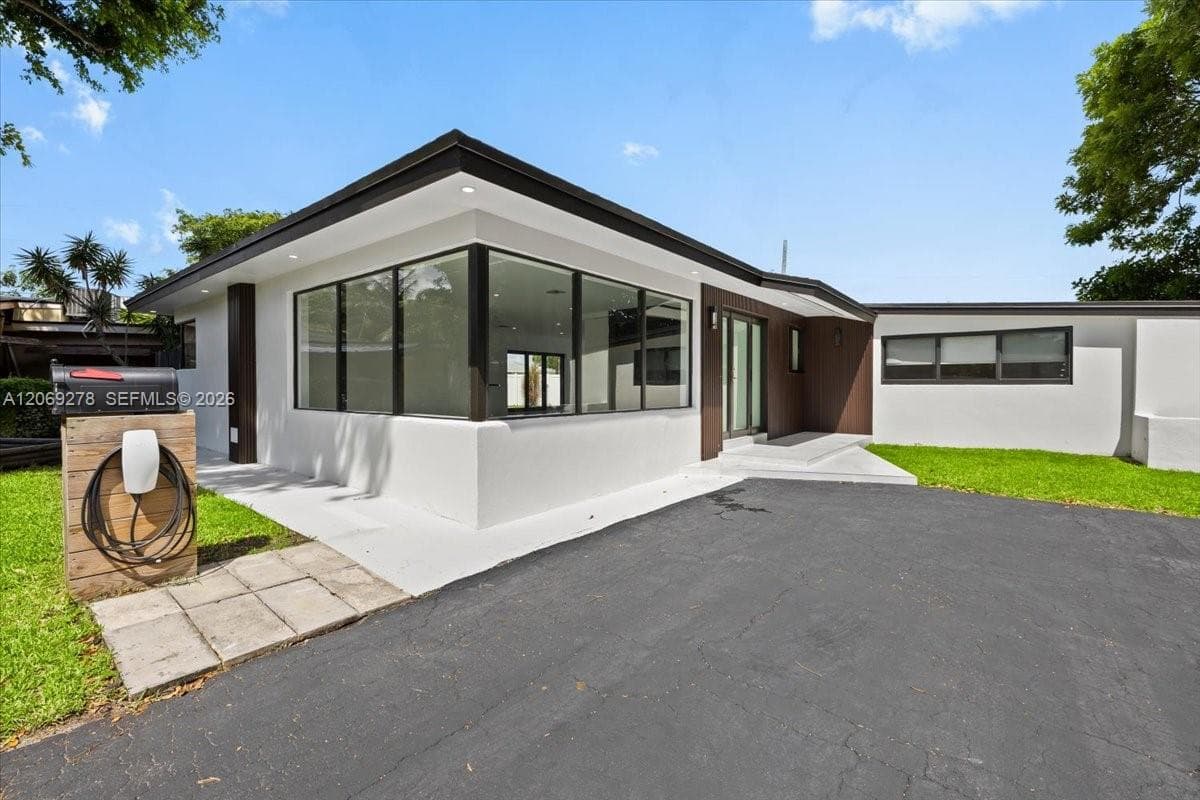 406 Lawn Acres Ct, Hollywood, FL 33023 photo 3