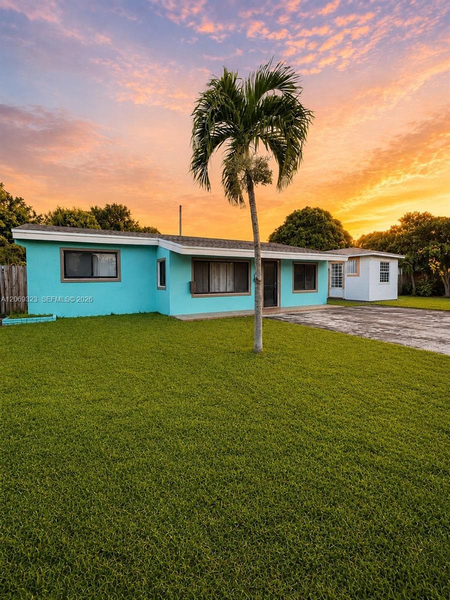 2906 Island Dr, Miramar, FL 33023 photo 2