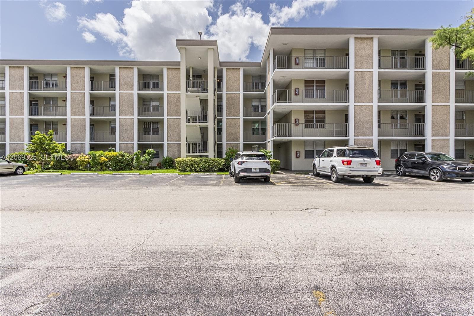 2998 NW 48th Ter # 432, Lauderdale Lakes, FL 33313 photo 2