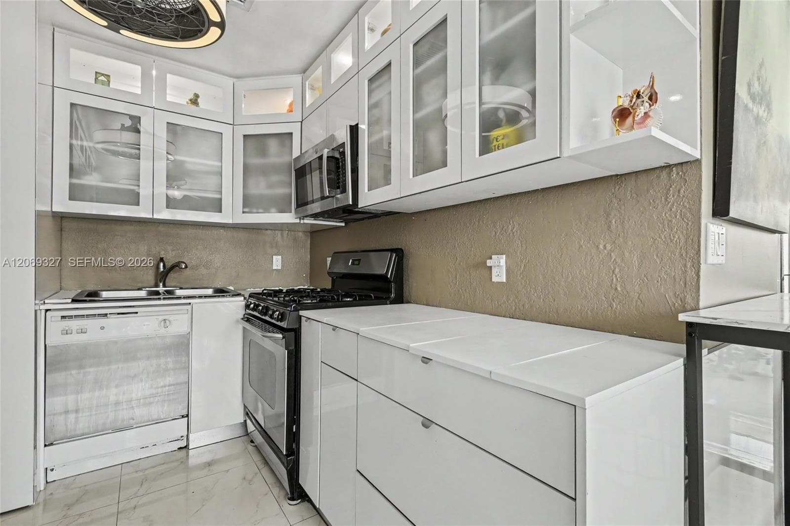 350 S Shore Dr # 15, Miami Beach, FL 33141 photo 4