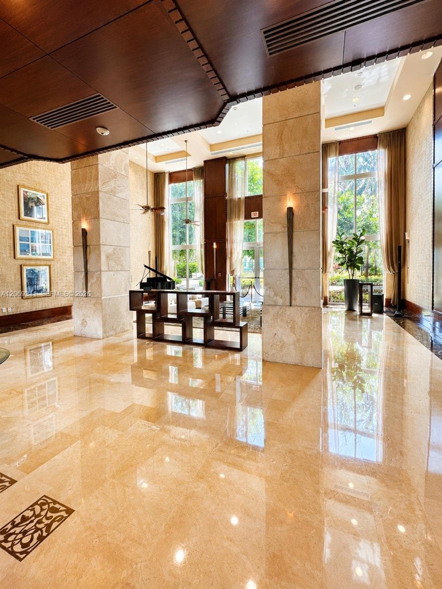 19501 W Country Club Dr # 210, Aventura, FL 33180 photo 4