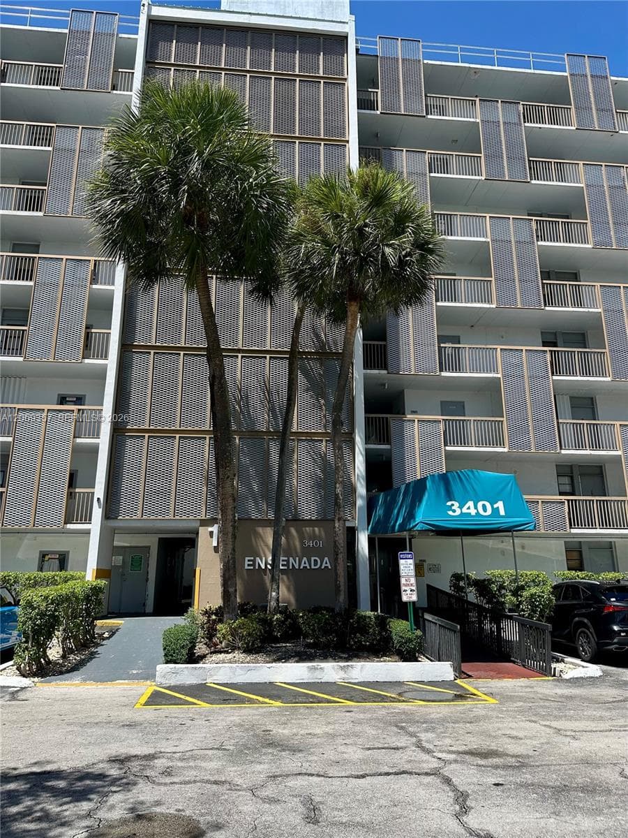 3401 N Country Club Dr # EI-216, Aventura, FL 33180 photo 4