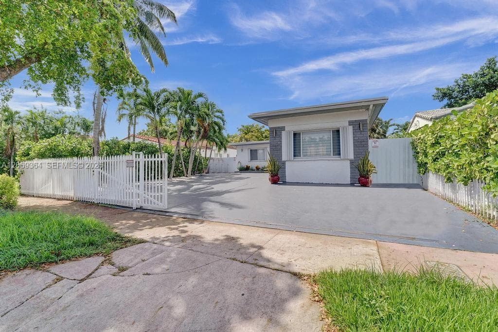1750 71st St, Miami Beach, FL 33141 photo 5