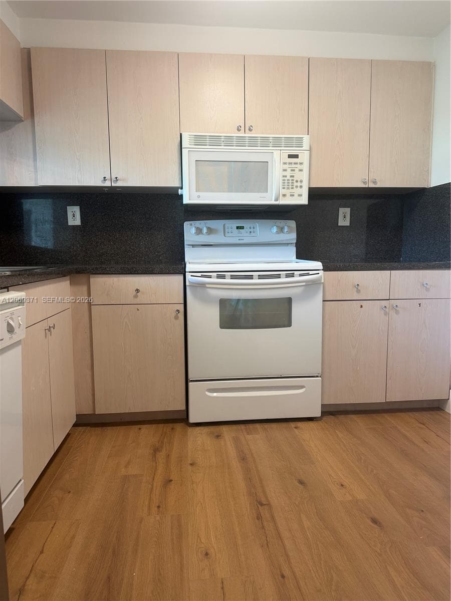 11750 SW 18th St # 113-1, Miami, FL 33175 photo 2