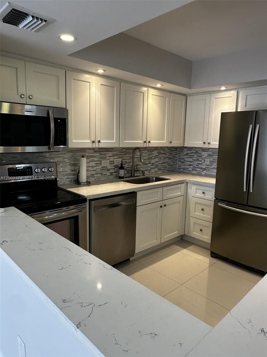20515 E Country Club Dr # 1749, Aventura, FL 33180 photo 2