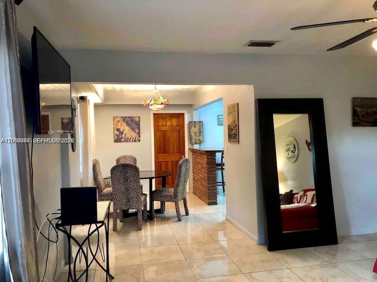 2411 Hayes St, Hollywood, FL 33020 photo 4