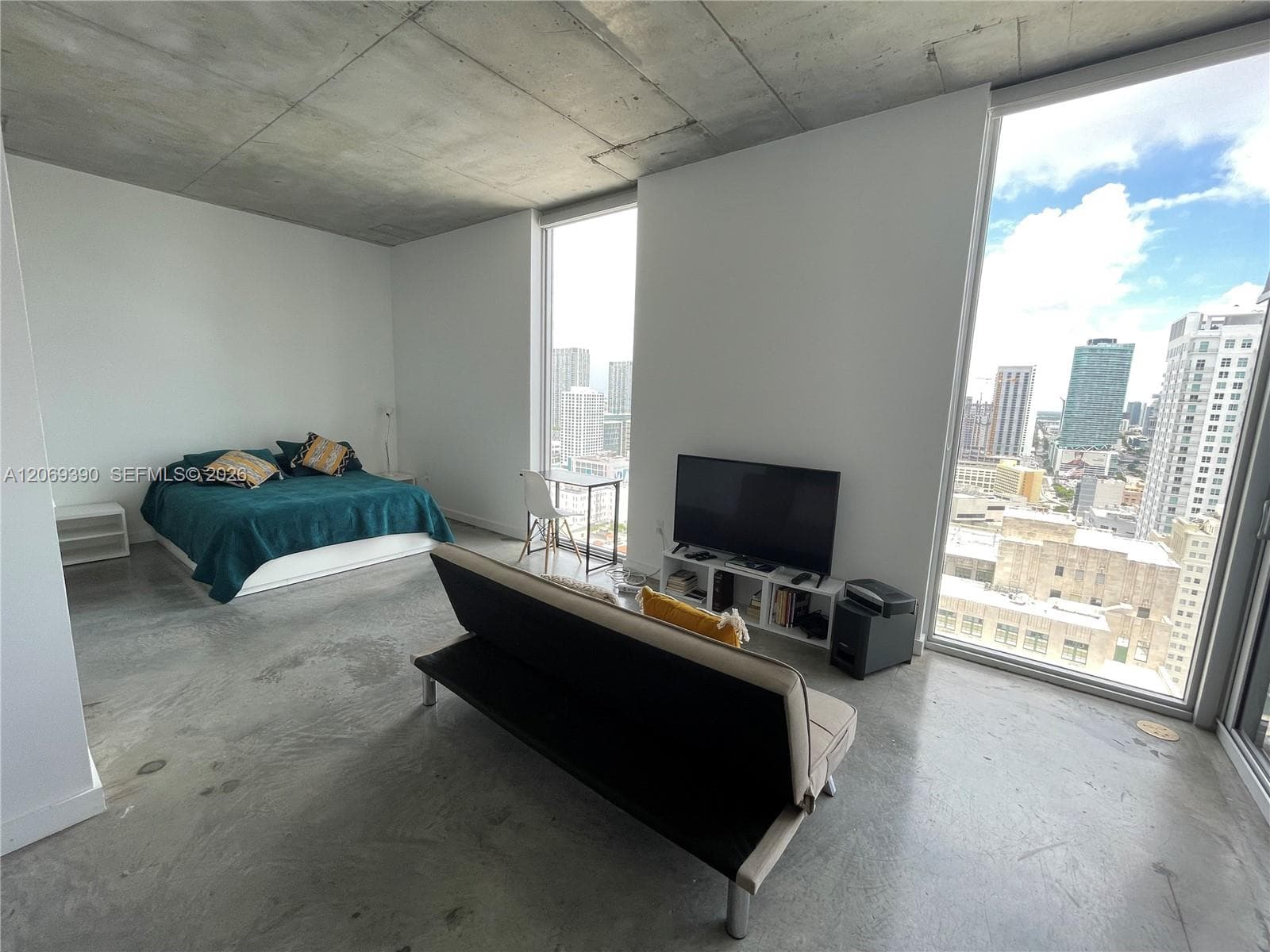 151 SE 1st St # 3004, Miami, FL 33131 photo 2