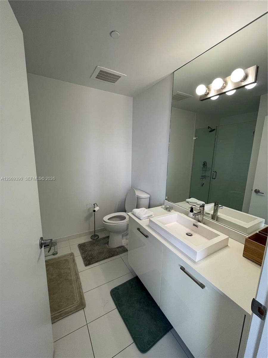 151 SE 1st St # 3004, Miami, FL 33131 photo 4