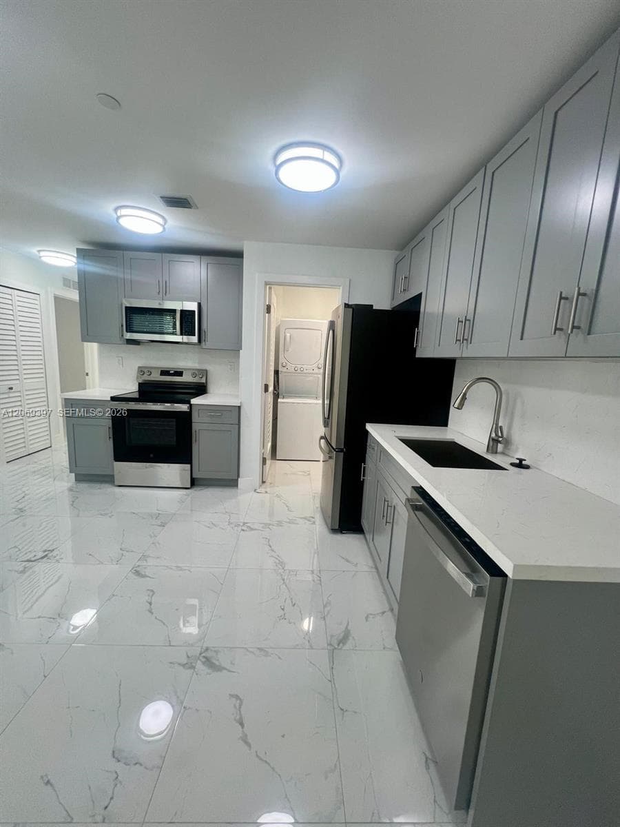 1860 NW 19th St # 203, Miami, FL 33125 photo 5