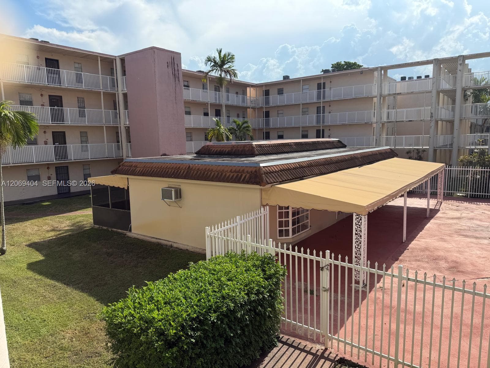 2800 NW 56th Ave # E206, Lauderhill, FL 33313