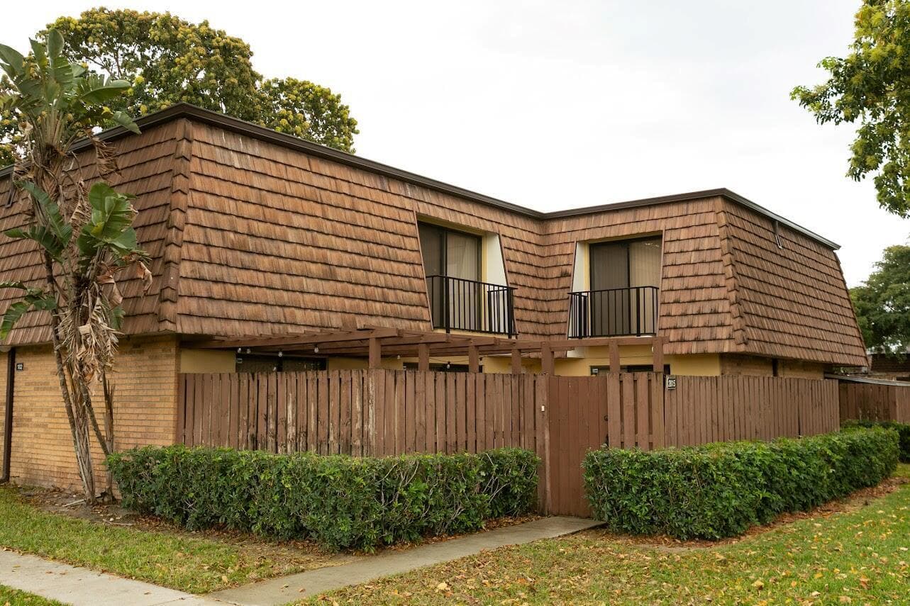 2815 28TH Lane, FL 33463 photo 2