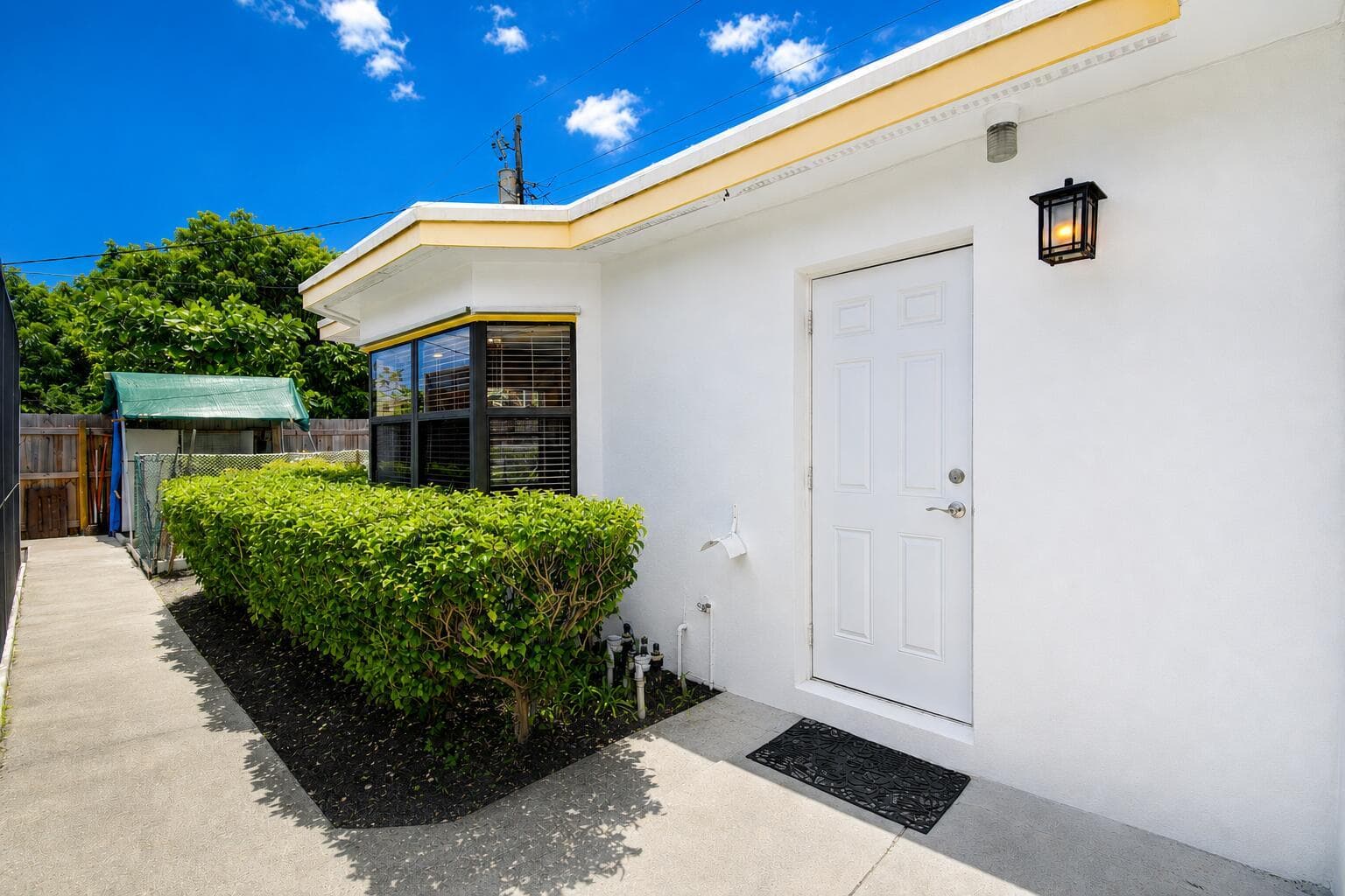 1316 DATE PALM Drive # Rear, Lantana, FL 33462