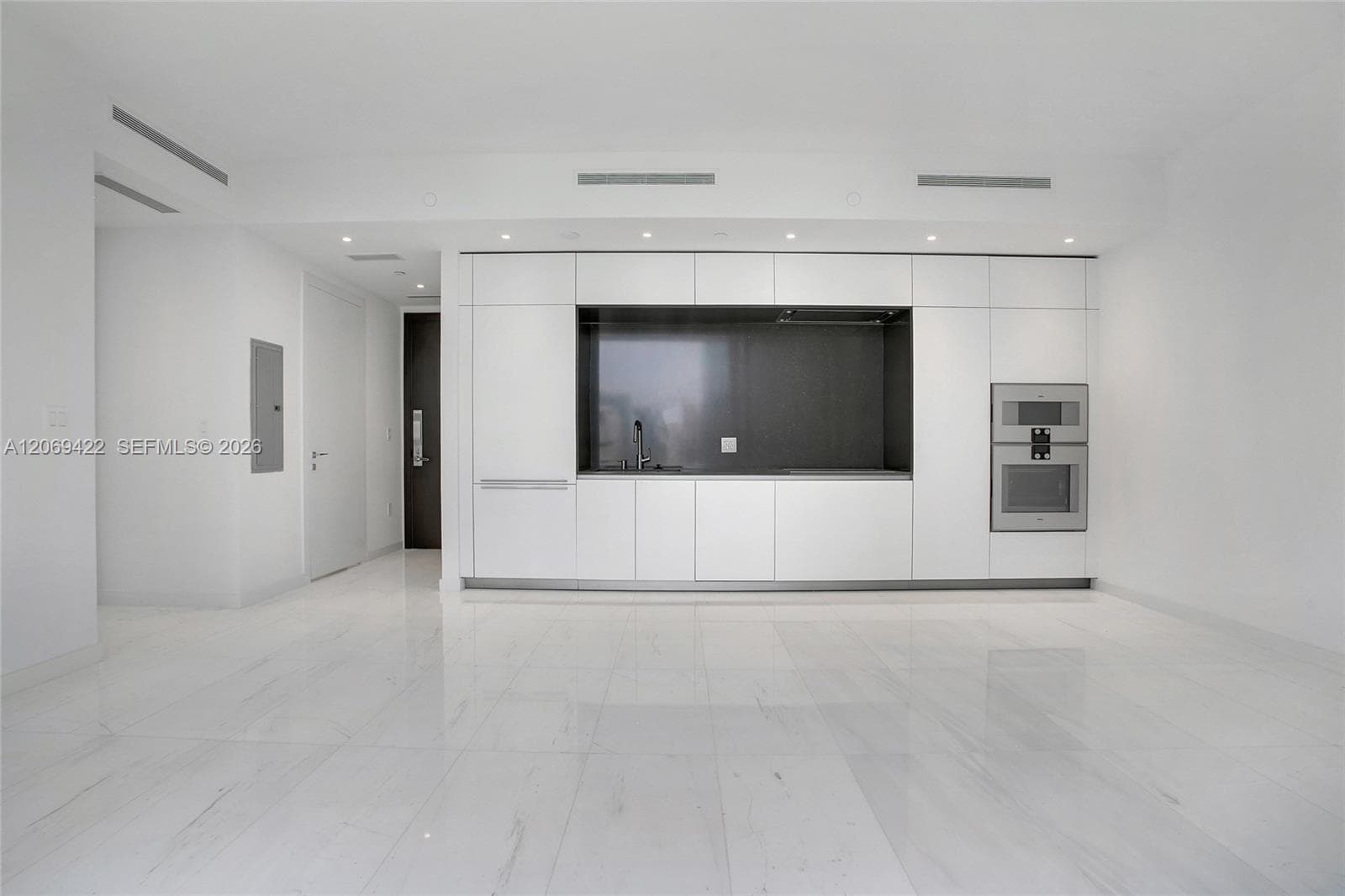 300 Biscayne Boulevard Way # 3108, Miami, FL 33131 photo 5