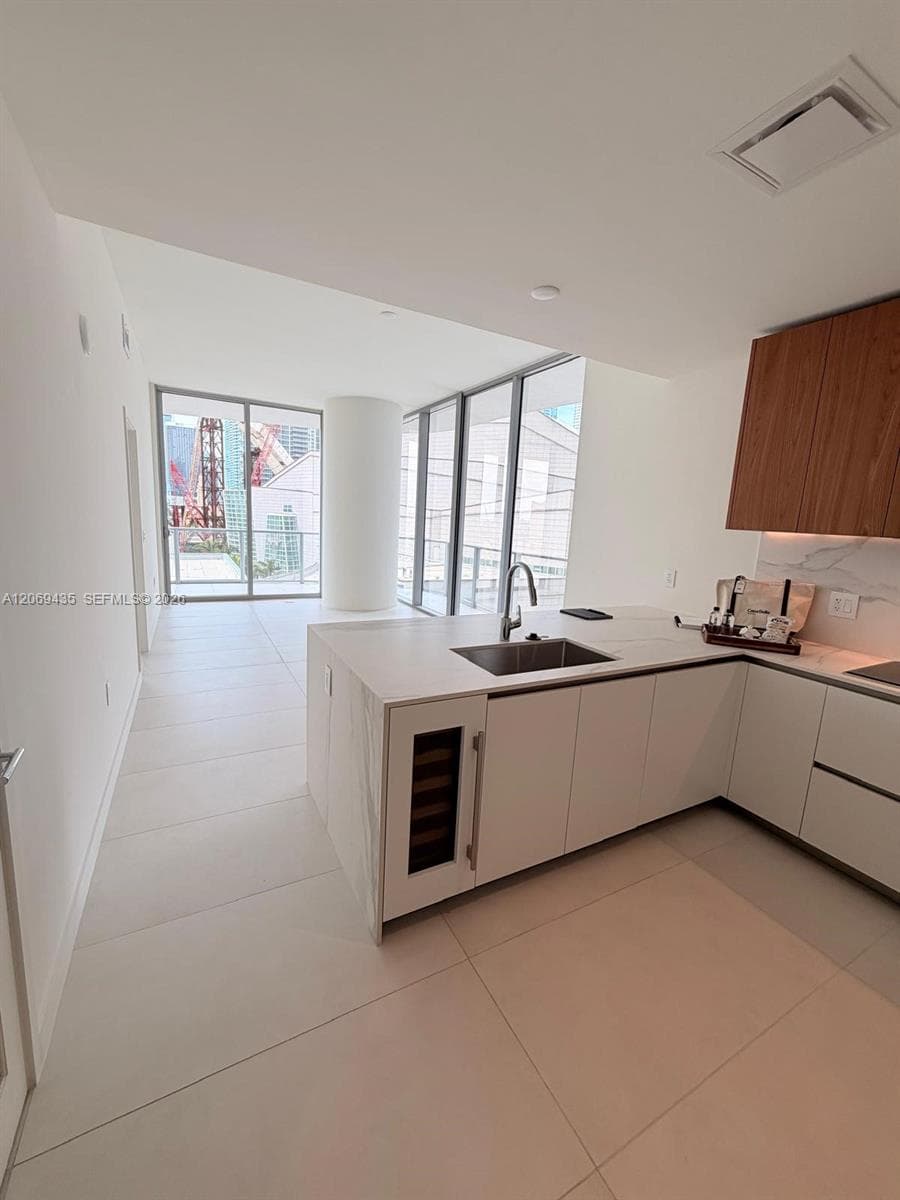 1400 Biscayne Blvd # 702, Miami, FL 33132 photo 3