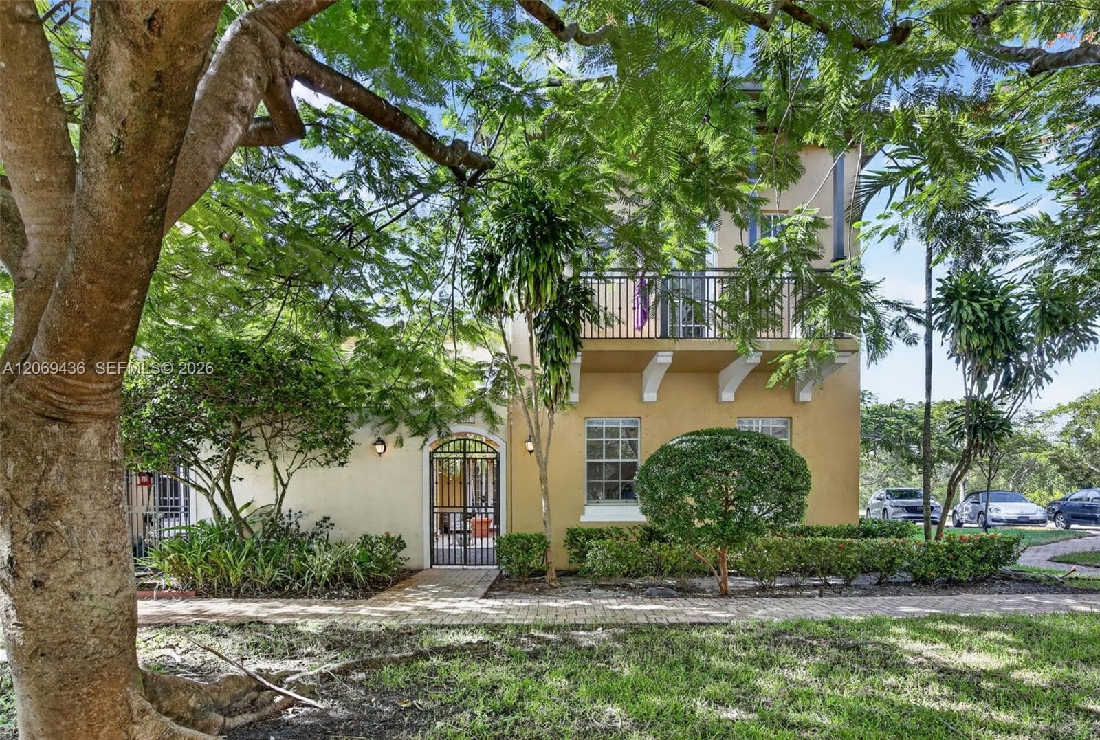 14601 SW 5th St, Pembroke Pines, FL 33027 photo 5