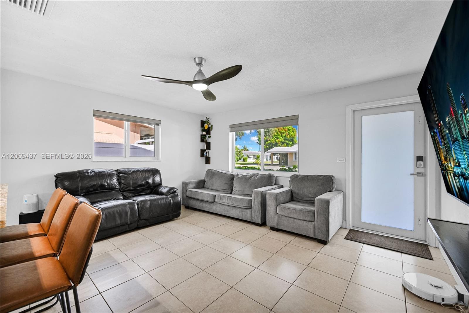 2710 NW 54th St, Tamarac, FL 33309 photo 4