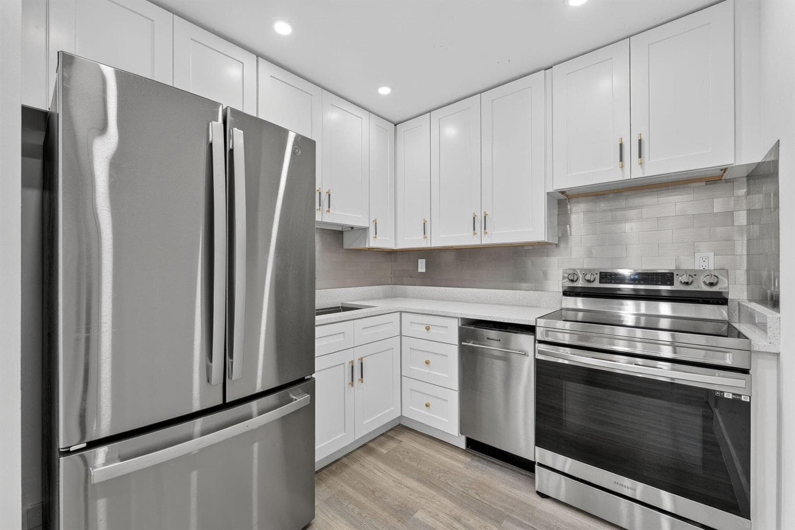 17051 NE 35TH Avenue # 207, North Miami Beach, FL 33160 photo 5