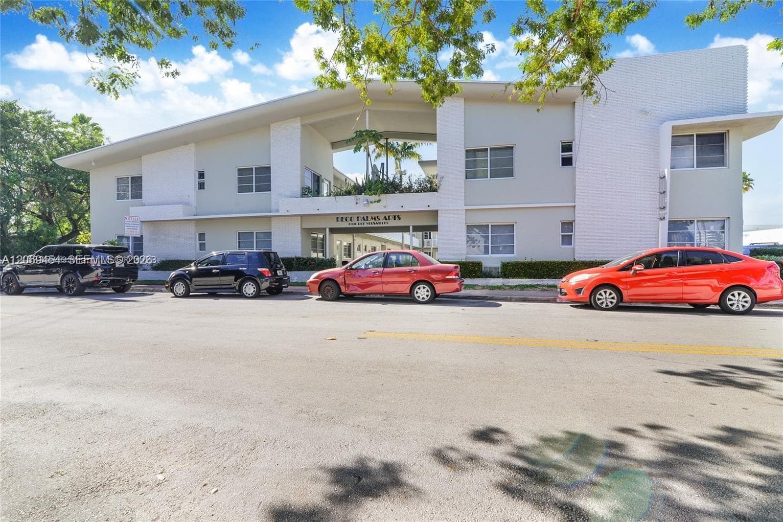 6930 Rue Versailles # 18, Miami Beach, FL 33141