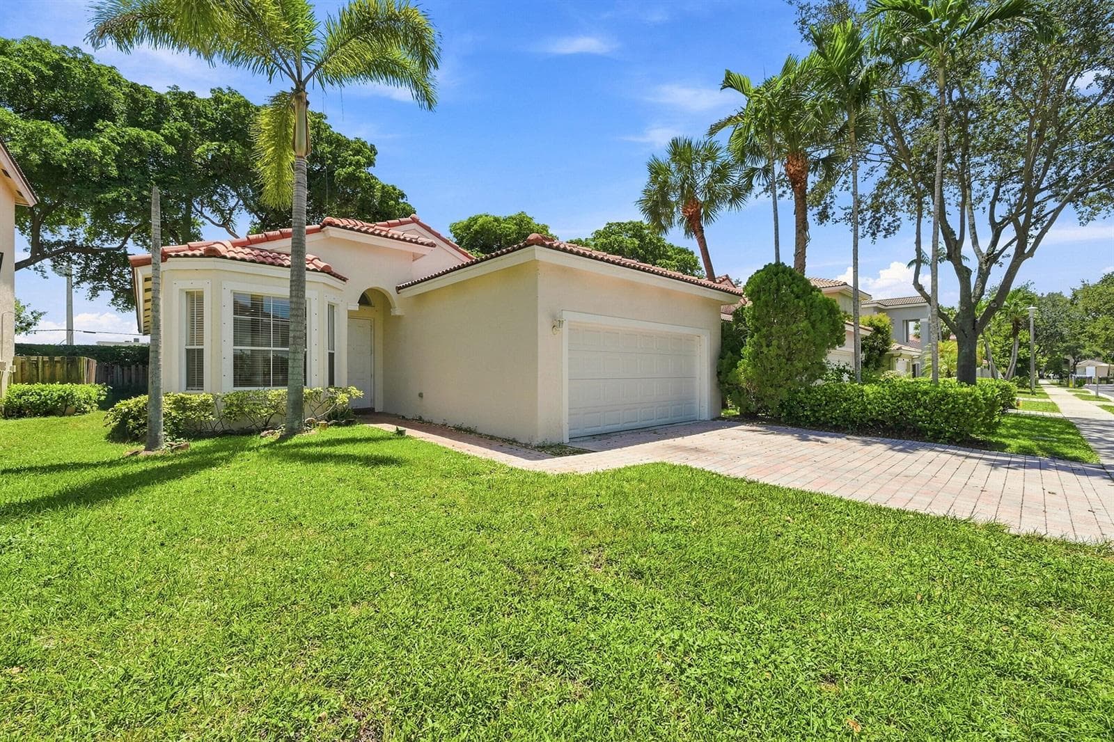 7778 NW 17th Place, Pembroke Pines, FL 33024 photo 2