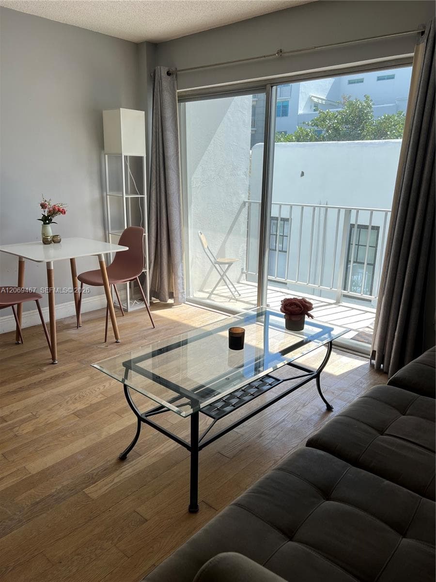 221 Meridian Ave # 305, Miami Beach, FL 33139 photo 2