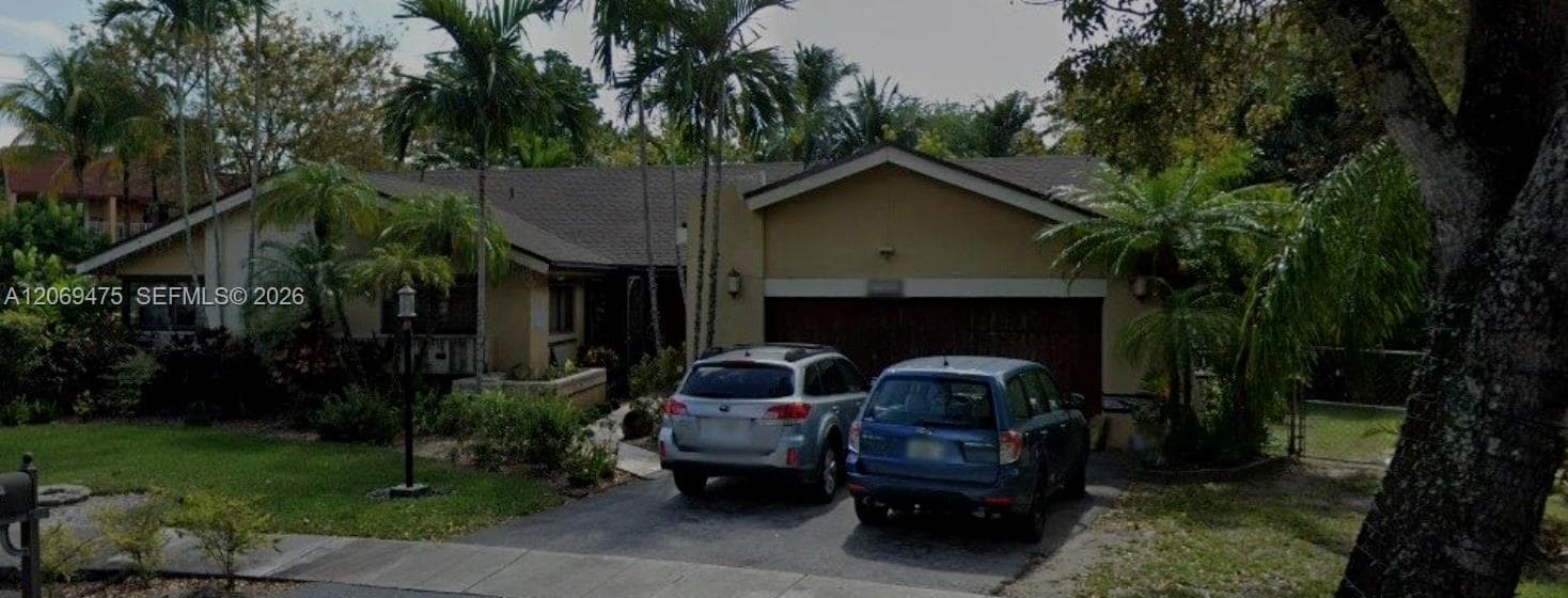 10220 SW 91st St, Miami, FL 33176