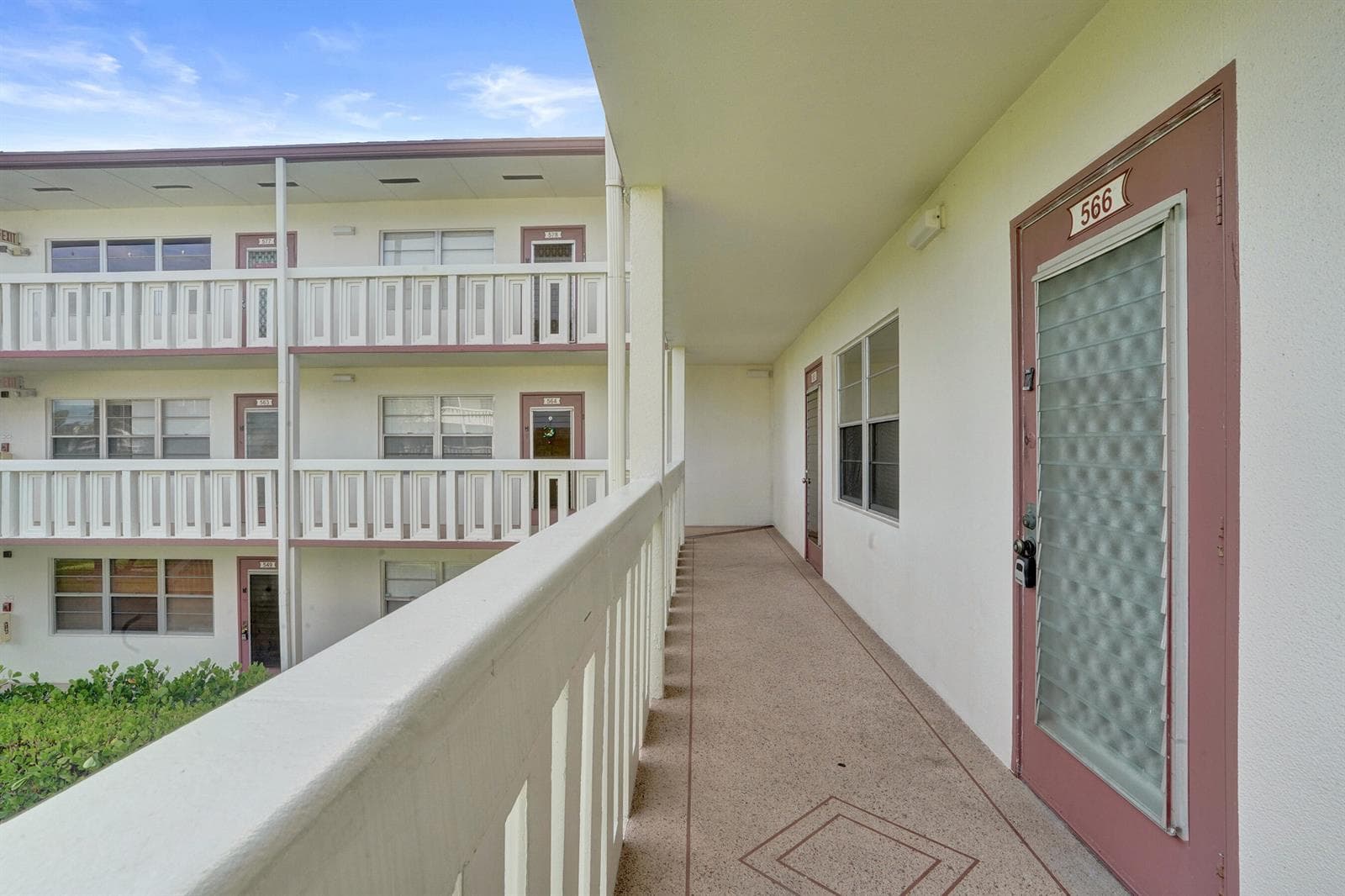 566 FANSHAW N, Boca Raton, FL 33434 photo 3