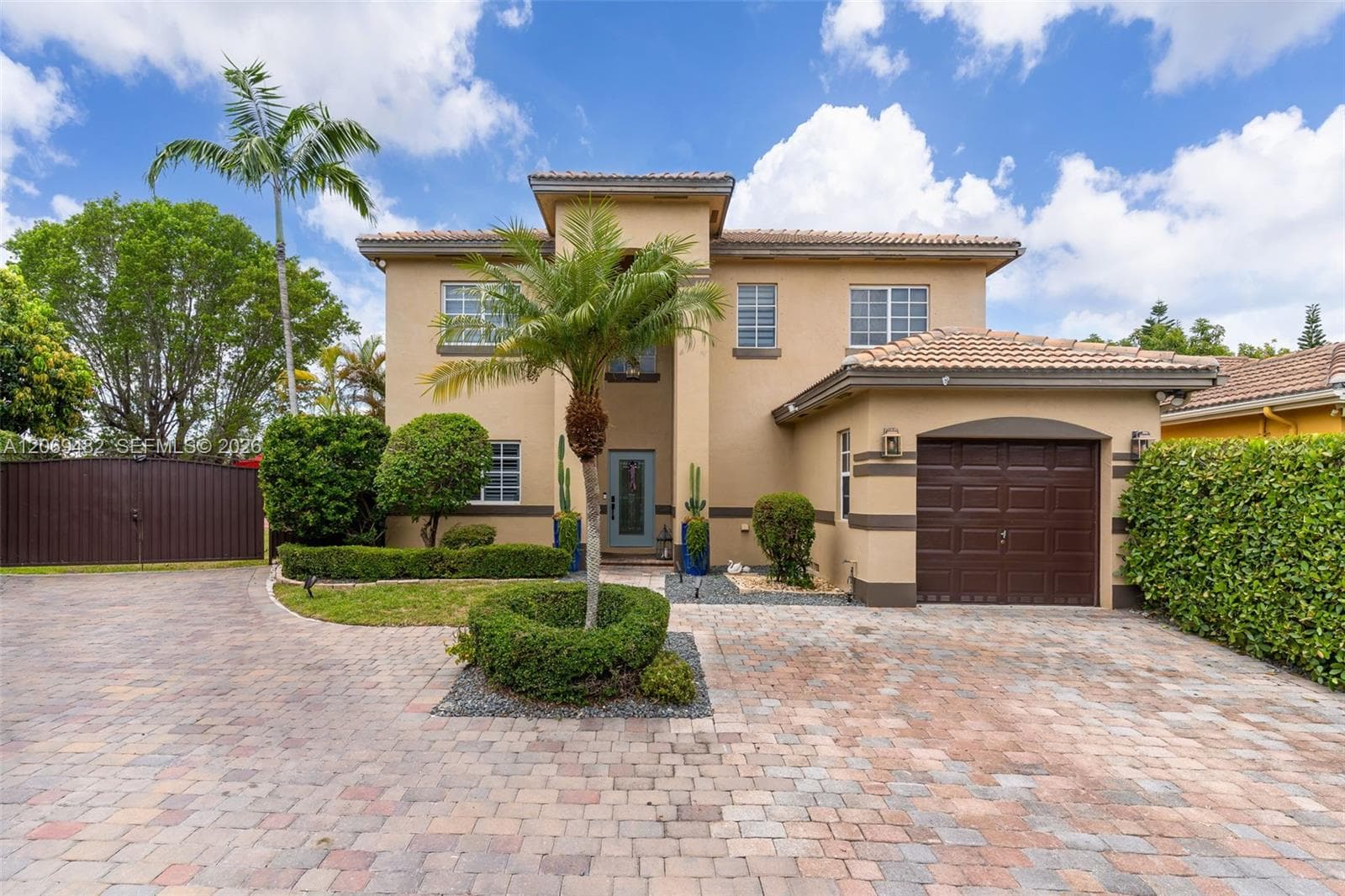 20922 SW 88th Pl, Cutler Bay, FL 33189 photo 2