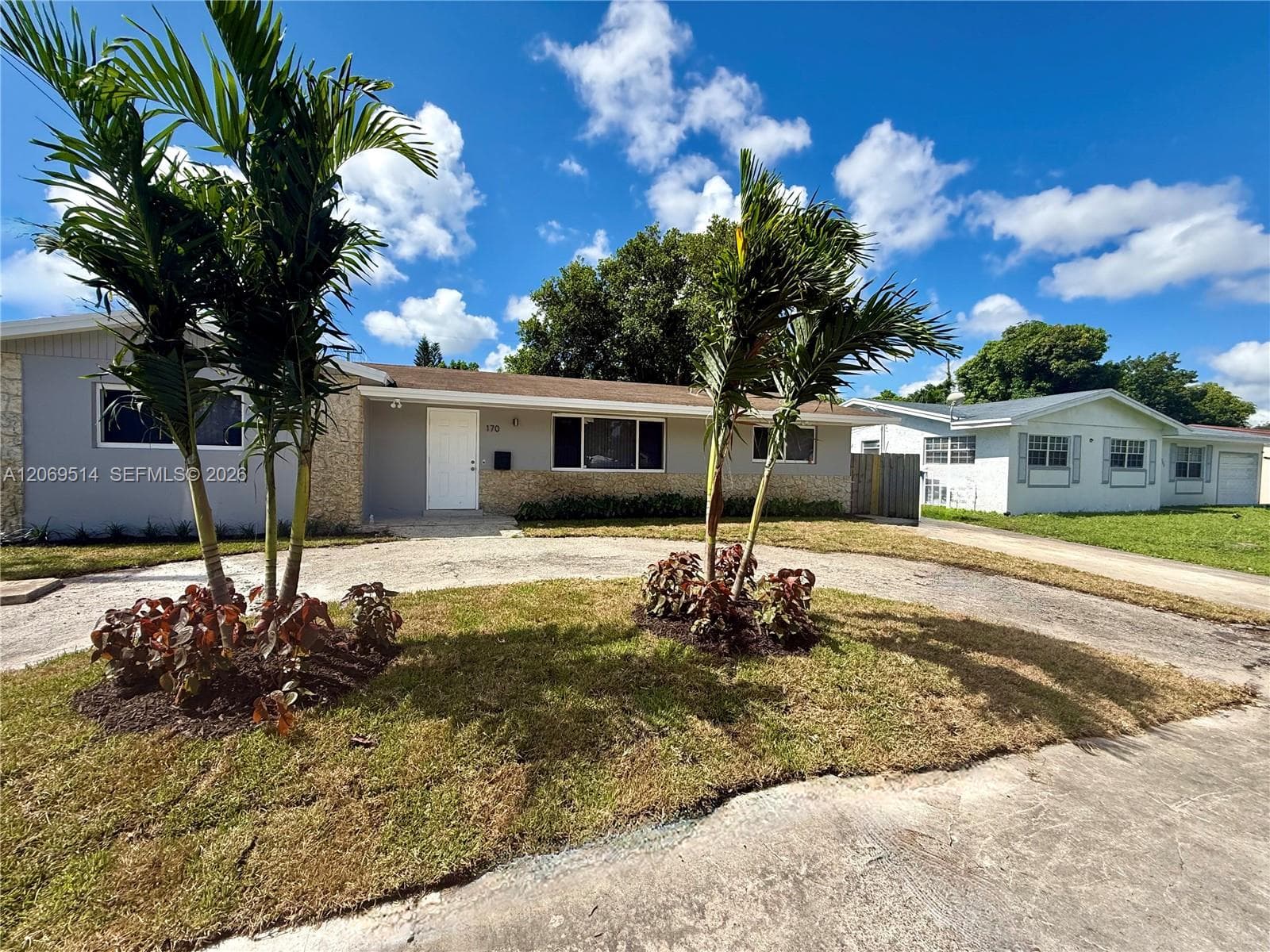 170 NE 174th St, Miami, FL 33162 photo 2
