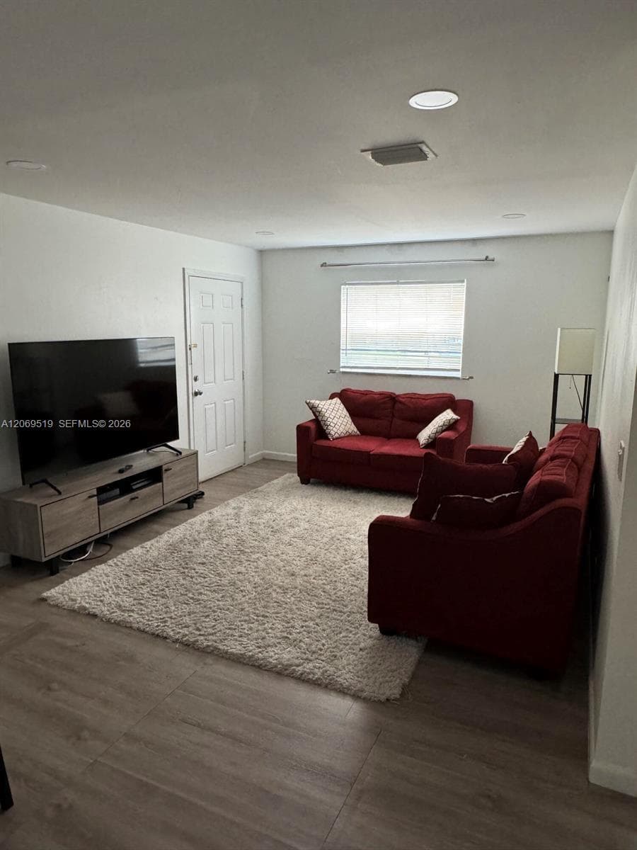 1281 W 35th St, Riviera Beach, FL 33404 photo 2