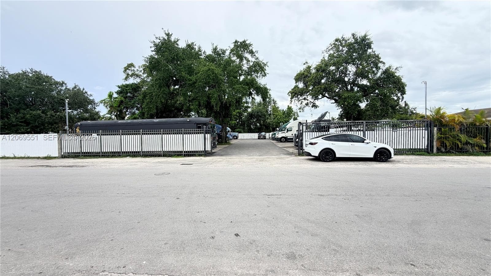 3051 NW 75 St, Miami, FL 33147 photo 3