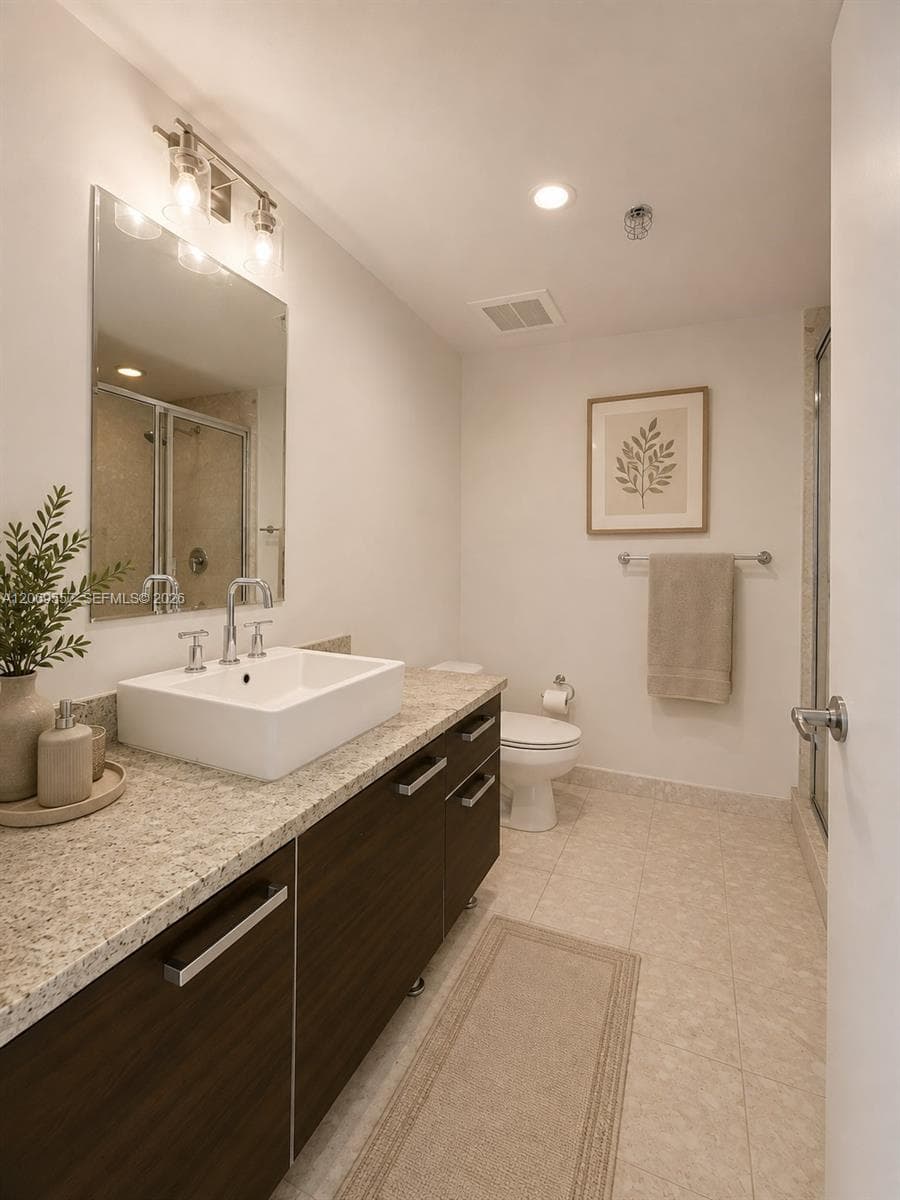 185 SW 7th St # 4100, Miami, FL 33130 photo 2