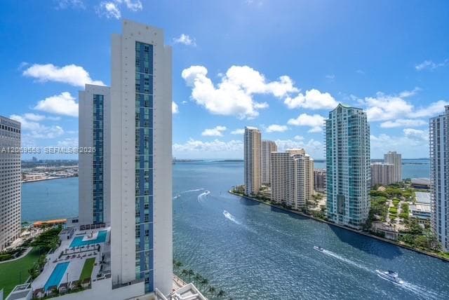 300 S Biscayne Blvd # T-2416, Miami, FL 33131