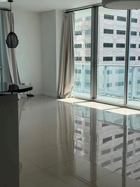 300 S Biscayne Blvd # T-2416, Miami, FL 33131 photo 4