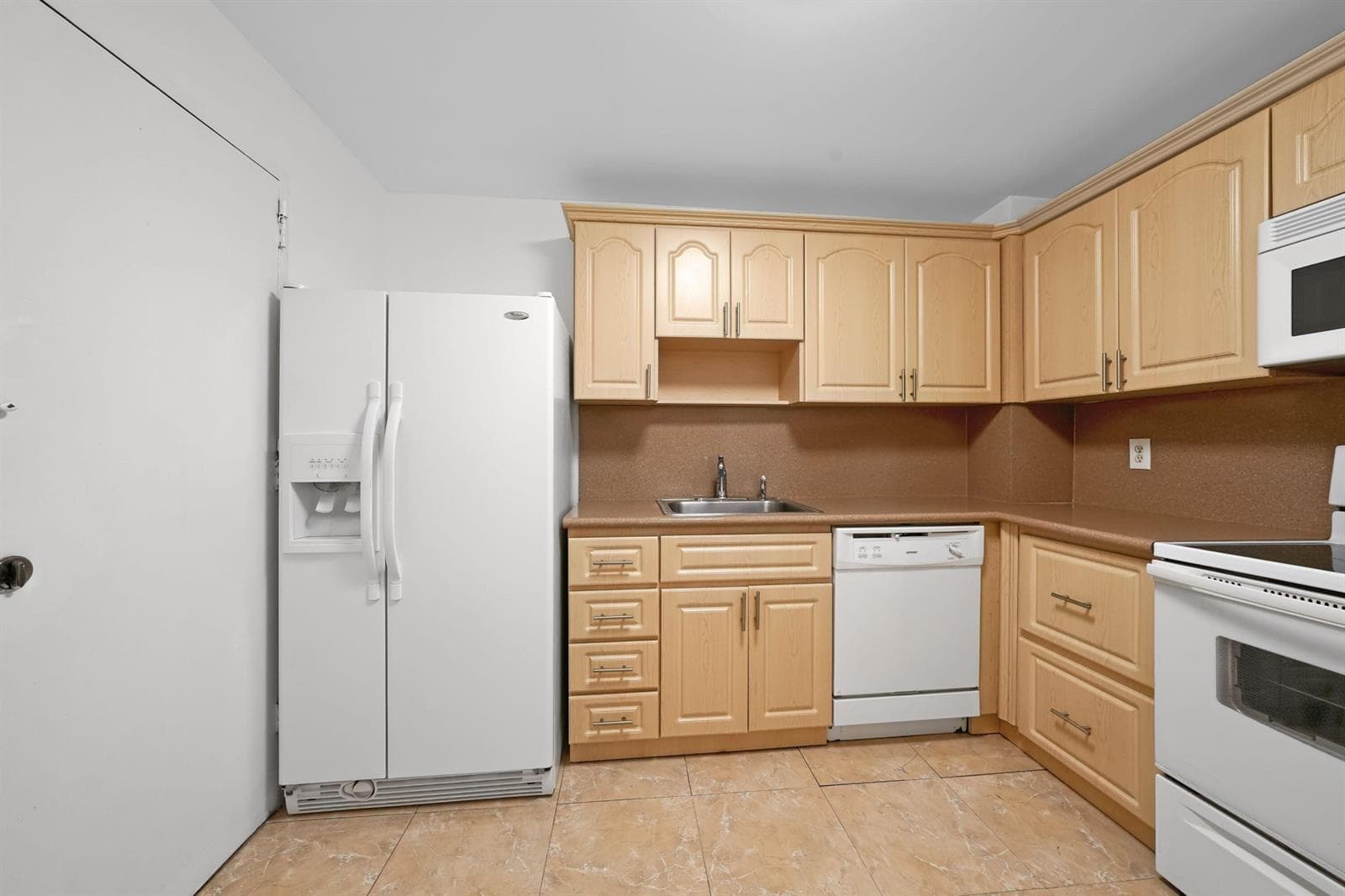 401 Golden Isles Drive # 1014, Hallandale Beach, FL 33009 photo 4