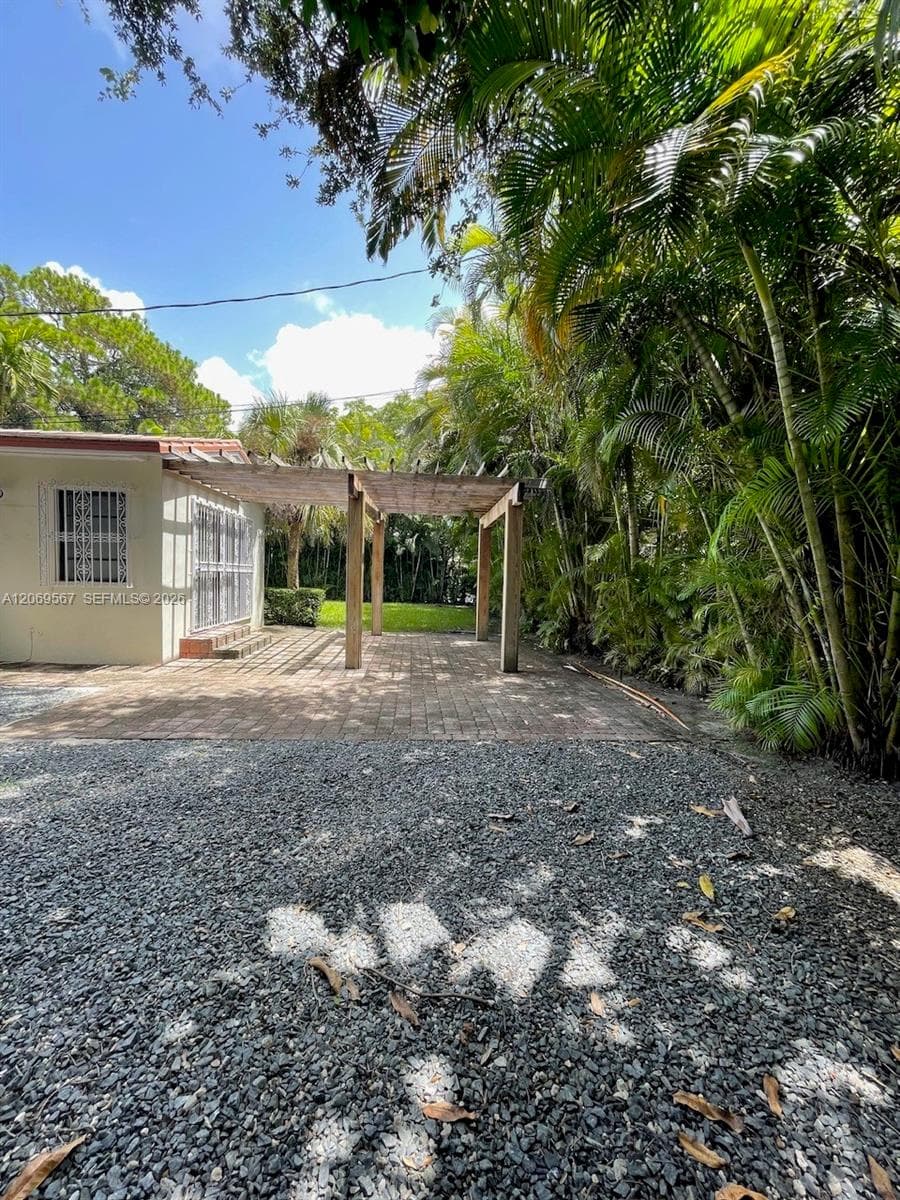 828 Lorca St, Coral Gables, FL 33134 photo 5