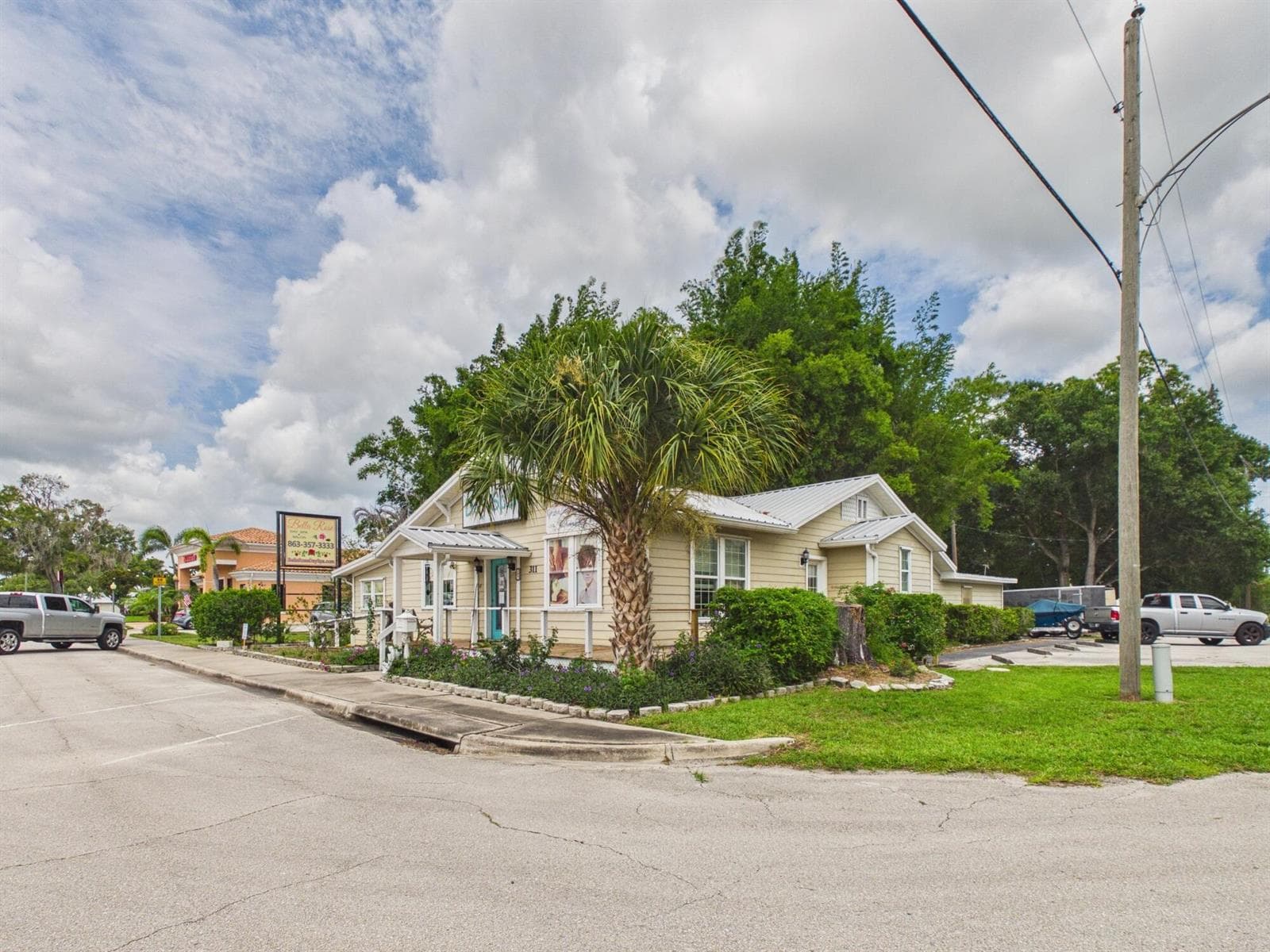 311 NE 2ND Street, Okeechobee, FL 34972 photo 3