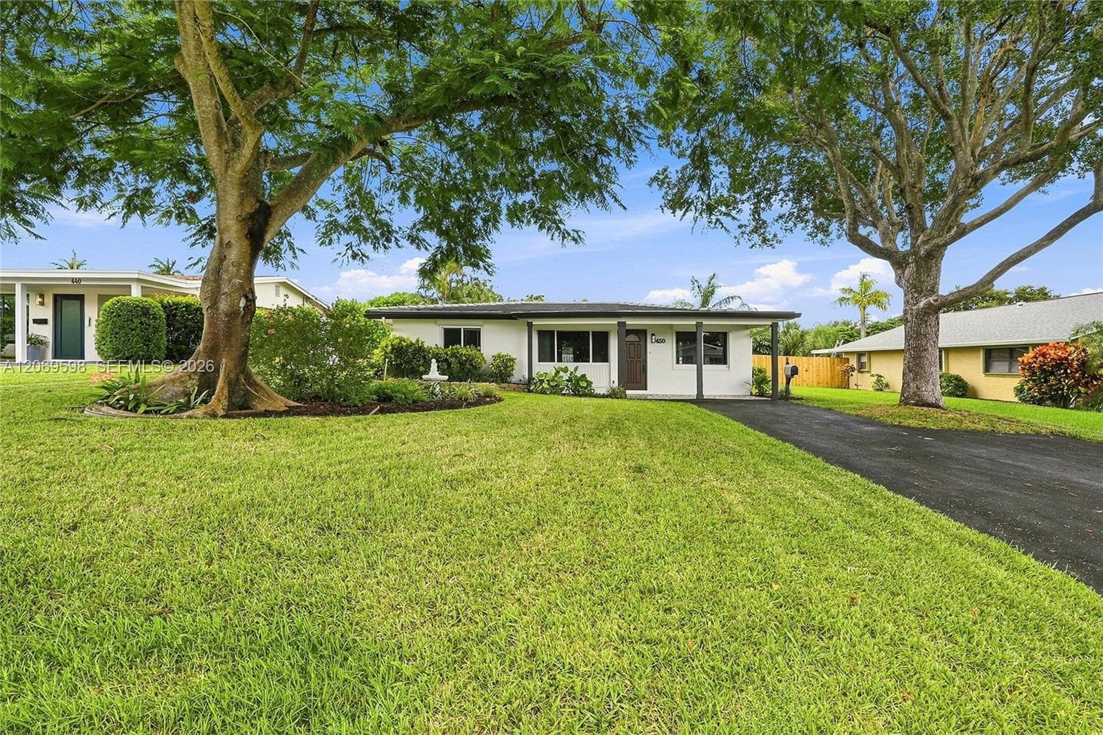 450 SW 1st St, Boca Raton, FL 33432 photo 2