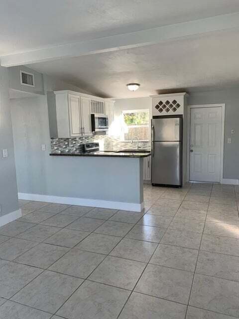 5672 Purdy Lane, West Palm Beach, FL 33415 photo 3