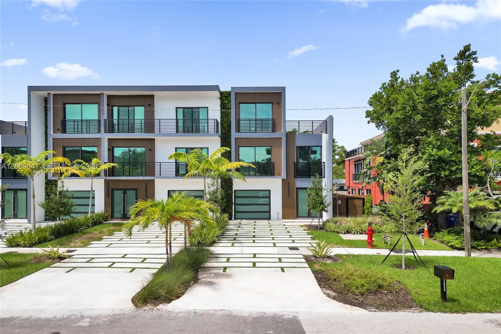 1821 NE 26th Ave, Fort Lauderdale, FL 33305 photo 2