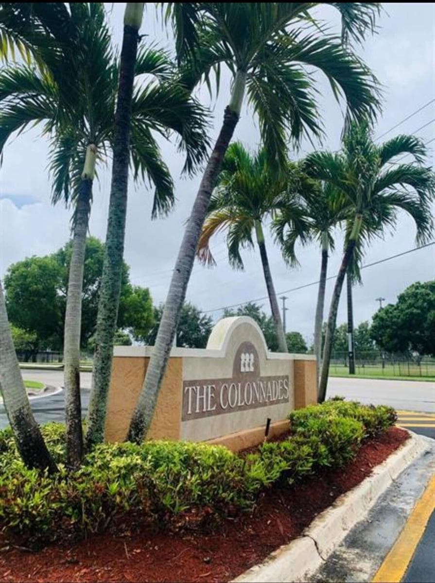 832 NW 92ND Avenue, Plantation, FL 33324 photo 2
