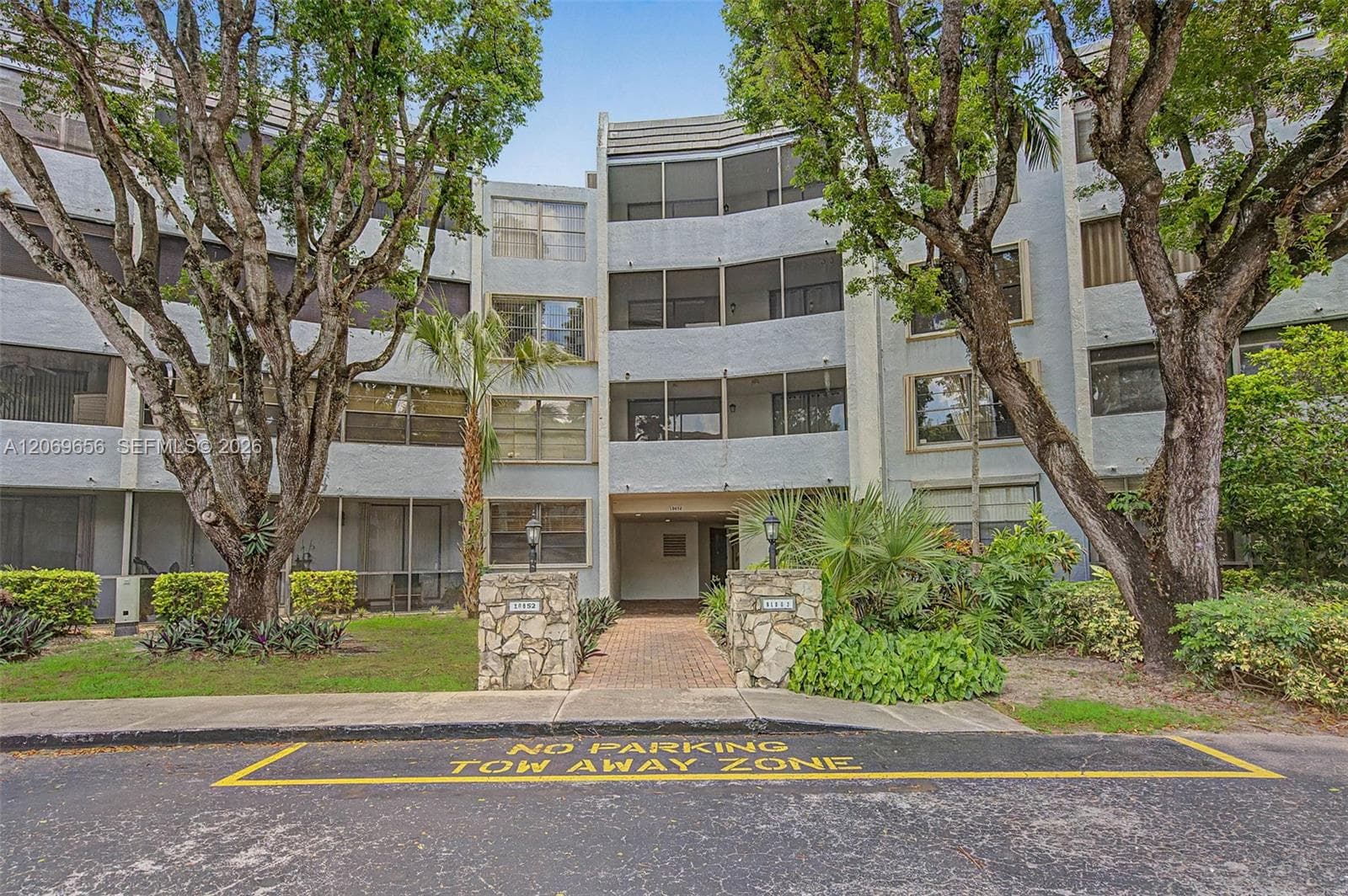 10852 N Kendall Dr # 314, Miami, FL 33176 photo 3