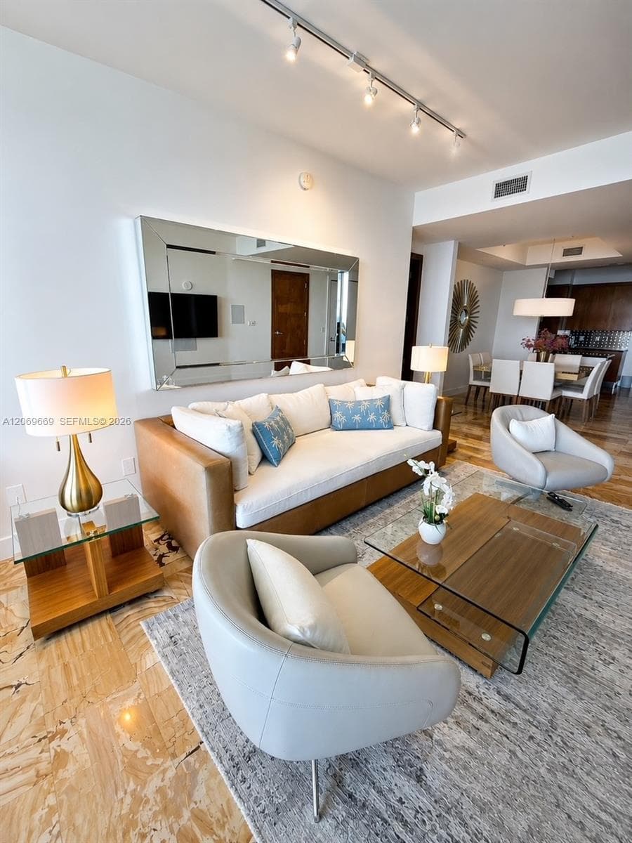 18101 Collins Ave # 1807, Sunny Isles Beach, FL 33160